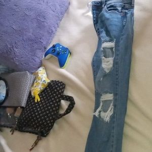 Juniors Ripped Skinny Jeans